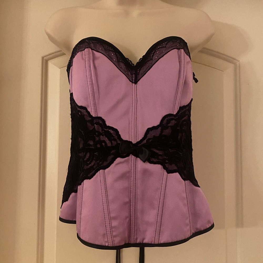 Fredrick’s Of‎ Hollywood Vintage Y2K Purple & Black Corset